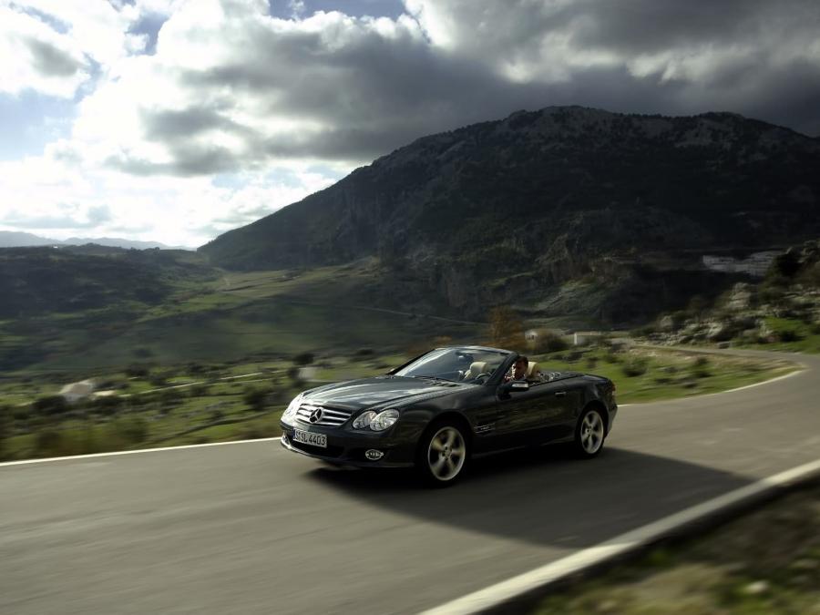  Mercedes-Benz SL600 2006 года  (фото 16 из 24)